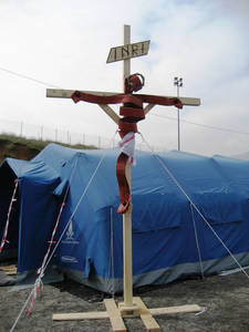 crocifisso tendopoli di barete 